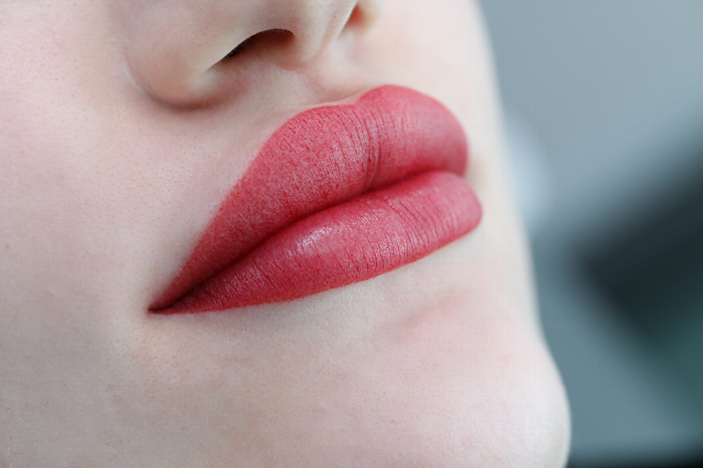 Fein pigmentierte Lippen nach Permanent Make-up